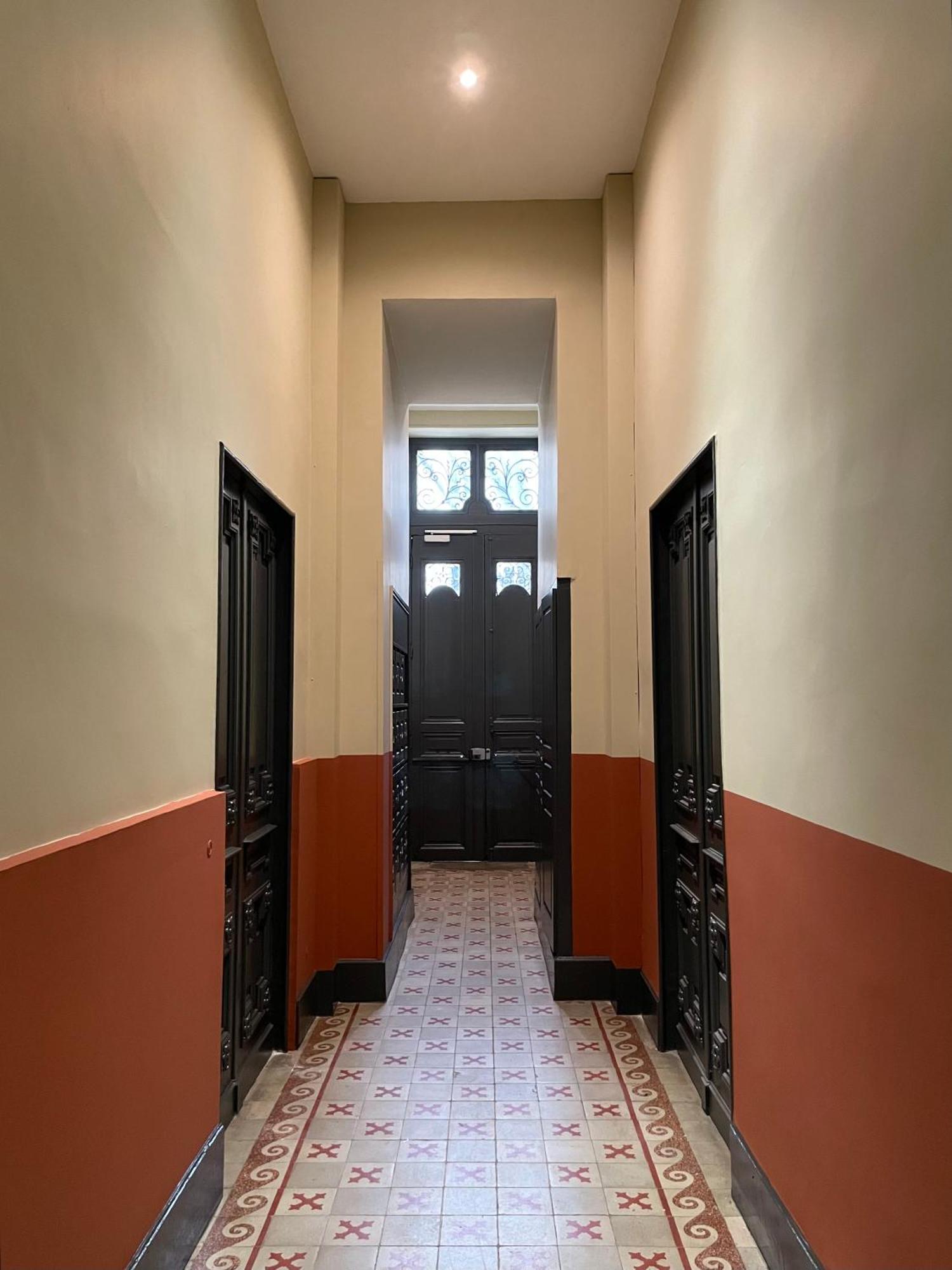 Nimes , Appartement Renove Dans Immeuble Classe. المظهر الخارجي الصورة