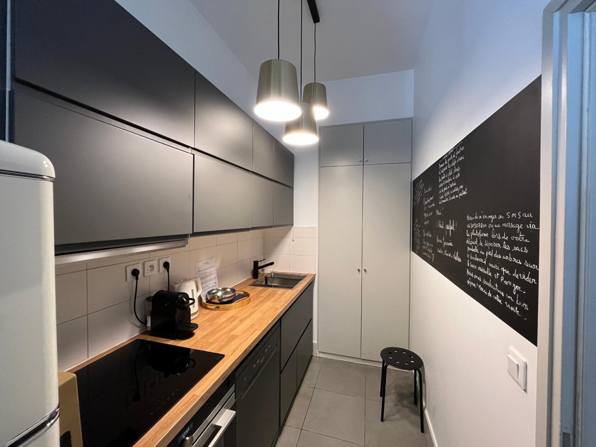 Nimes , Appartement Renove Dans Immeuble Classe. المظهر الخارجي الصورة