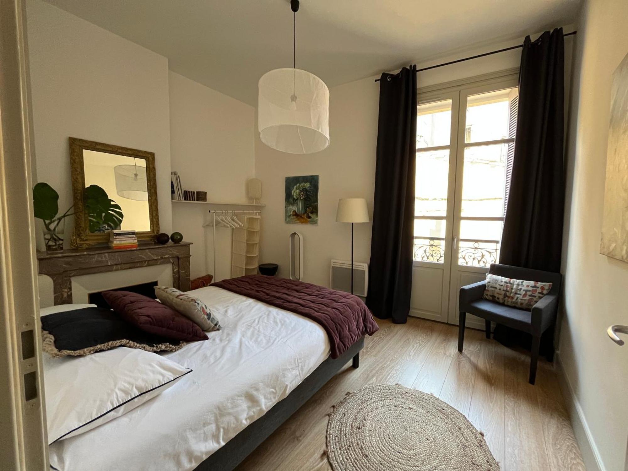 Nimes , Appartement Renove Dans Immeuble Classe. المظهر الخارجي الصورة