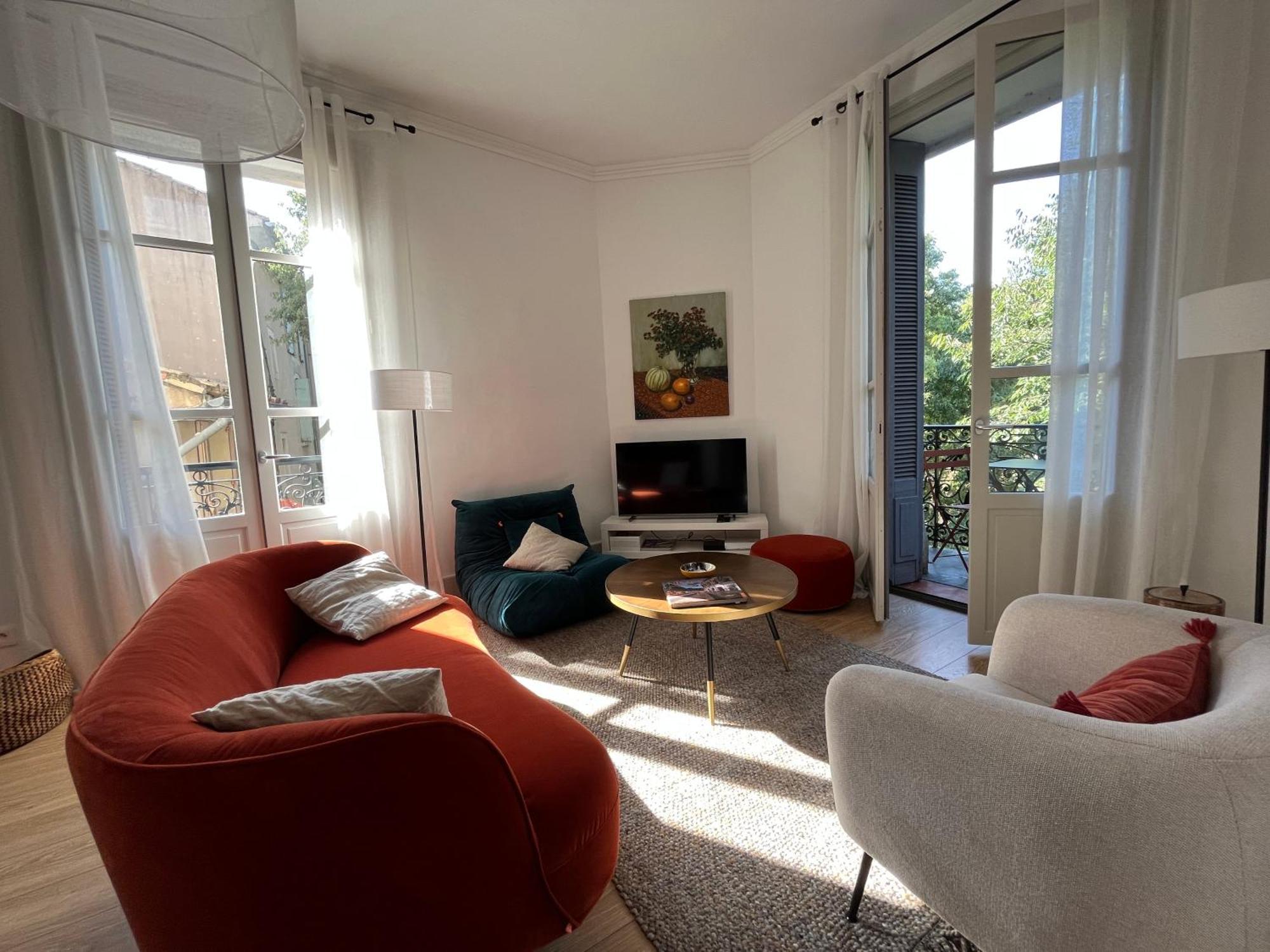 Nimes , Appartement Renove Dans Immeuble Classe. المظهر الخارجي الصورة