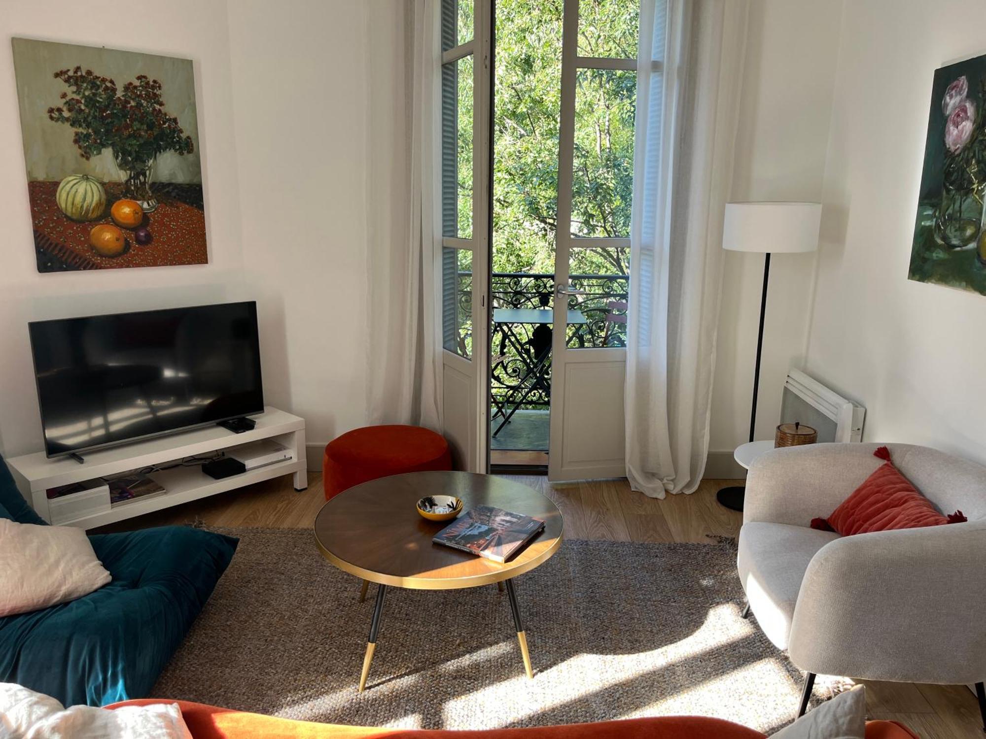 Nimes , Appartement Renove Dans Immeuble Classe. المظهر الخارجي الصورة