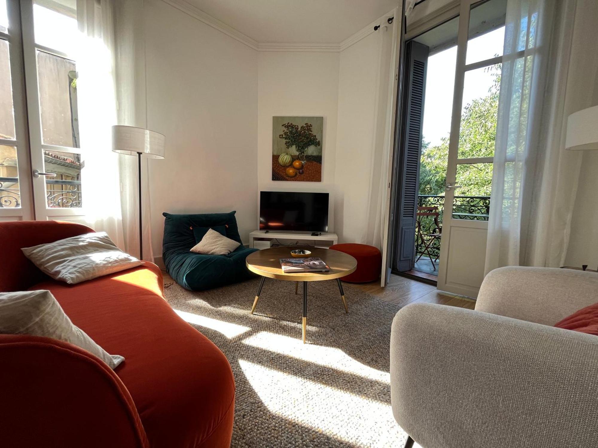 Nimes , Appartement Renove Dans Immeuble Classe. المظهر الخارجي الصورة