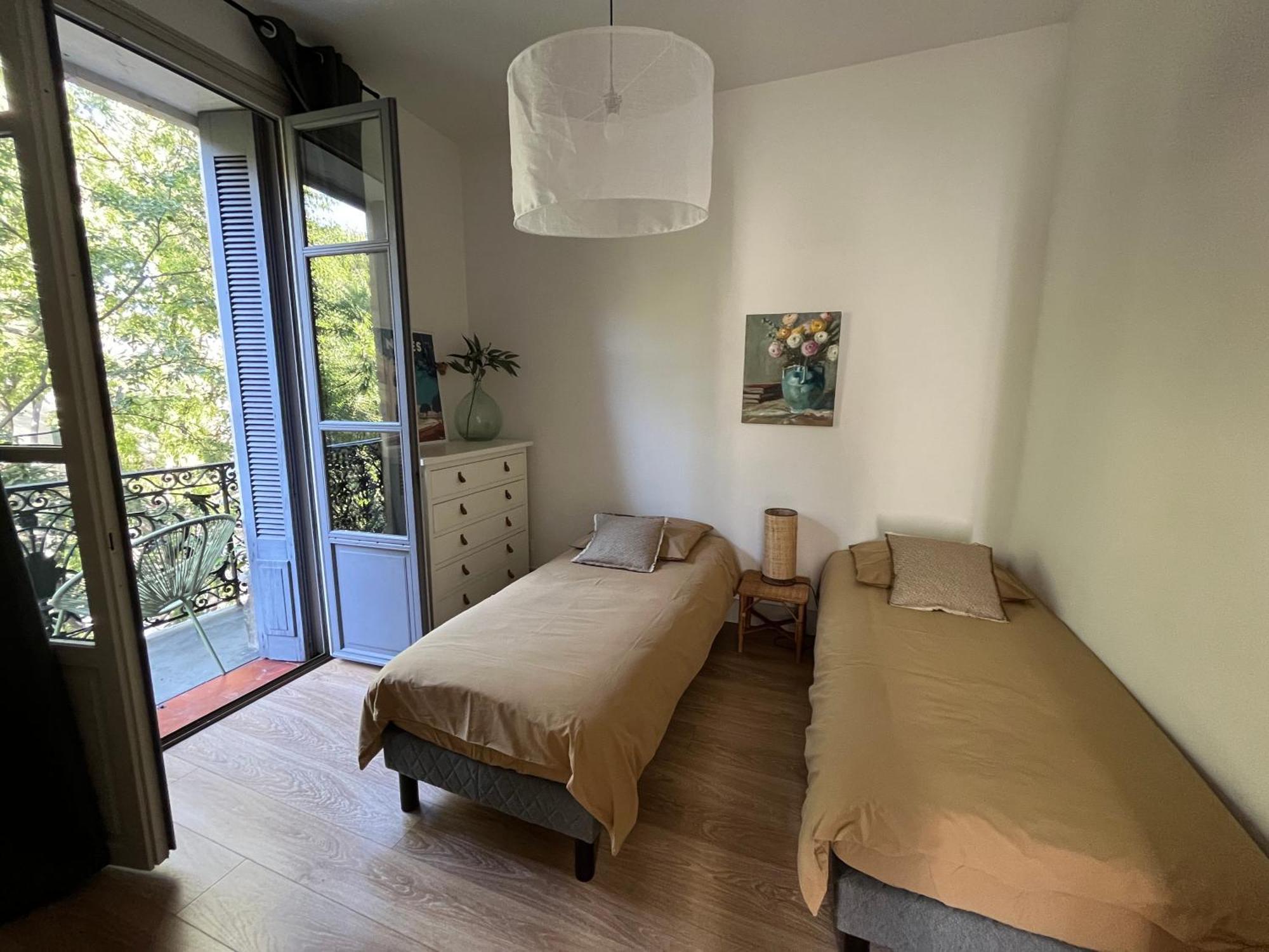 Nimes , Appartement Renove Dans Immeuble Classe. المظهر الخارجي الصورة