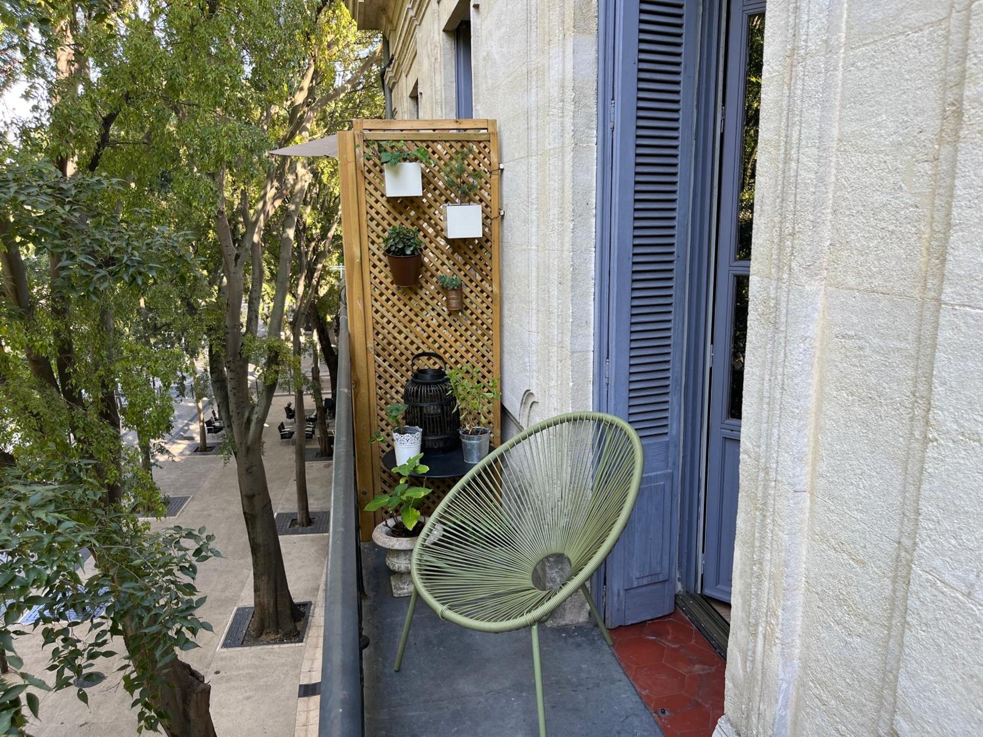Nimes , Appartement Renove Dans Immeuble Classe. المظهر الخارجي الصورة